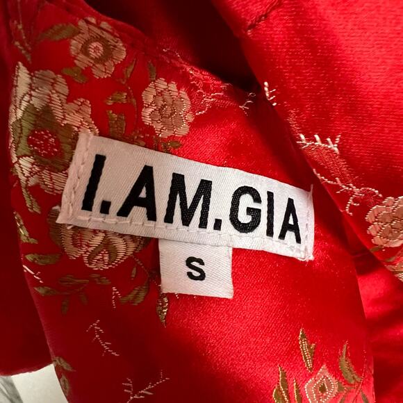 I.AM.GIA. Red Floral Jacquard Satin V-Neck Cropped Top Size Small - Picture 8 of 10